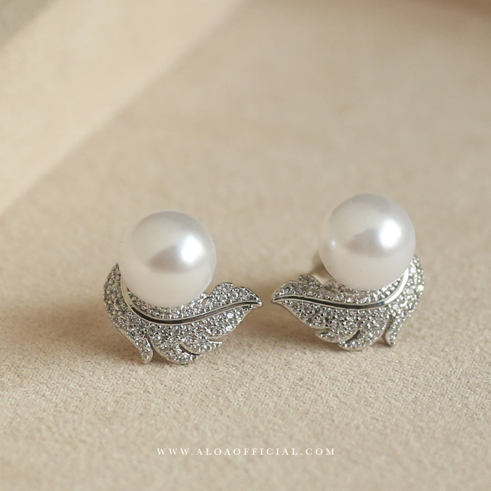 Pearl Leaf Studs