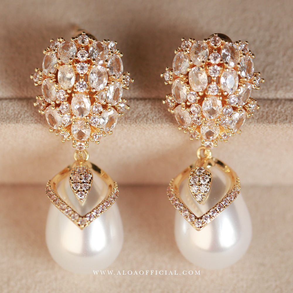Lustrous Pearl Dangle Earrings