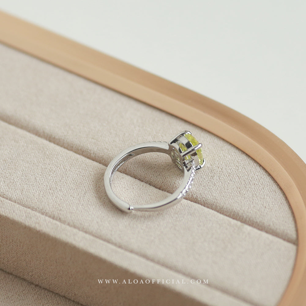 Elaria Adjustable Ring