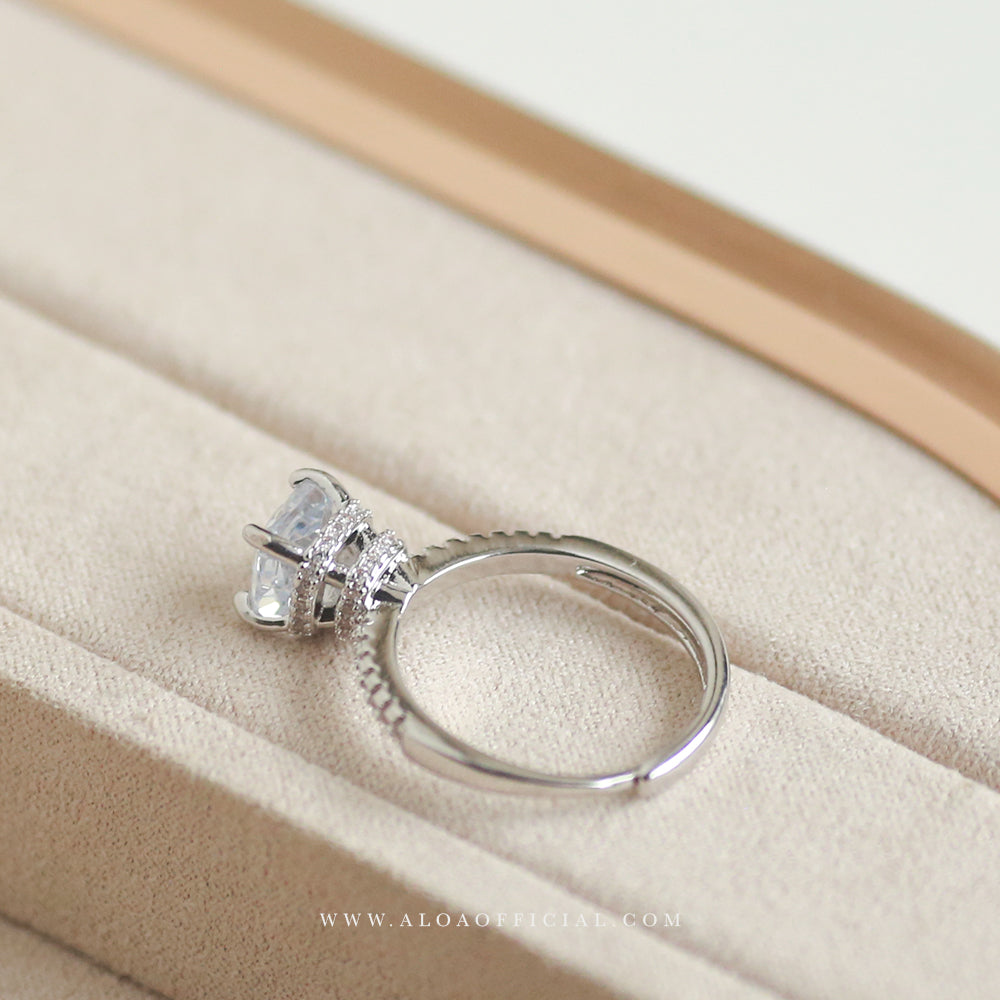 Light Icy Adjustable Ring