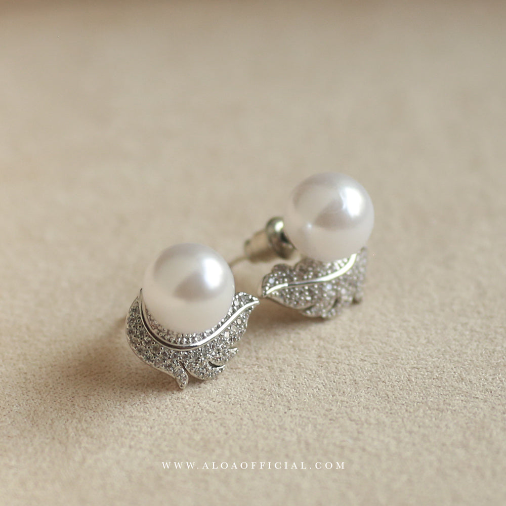 Pearl Leaf Studs