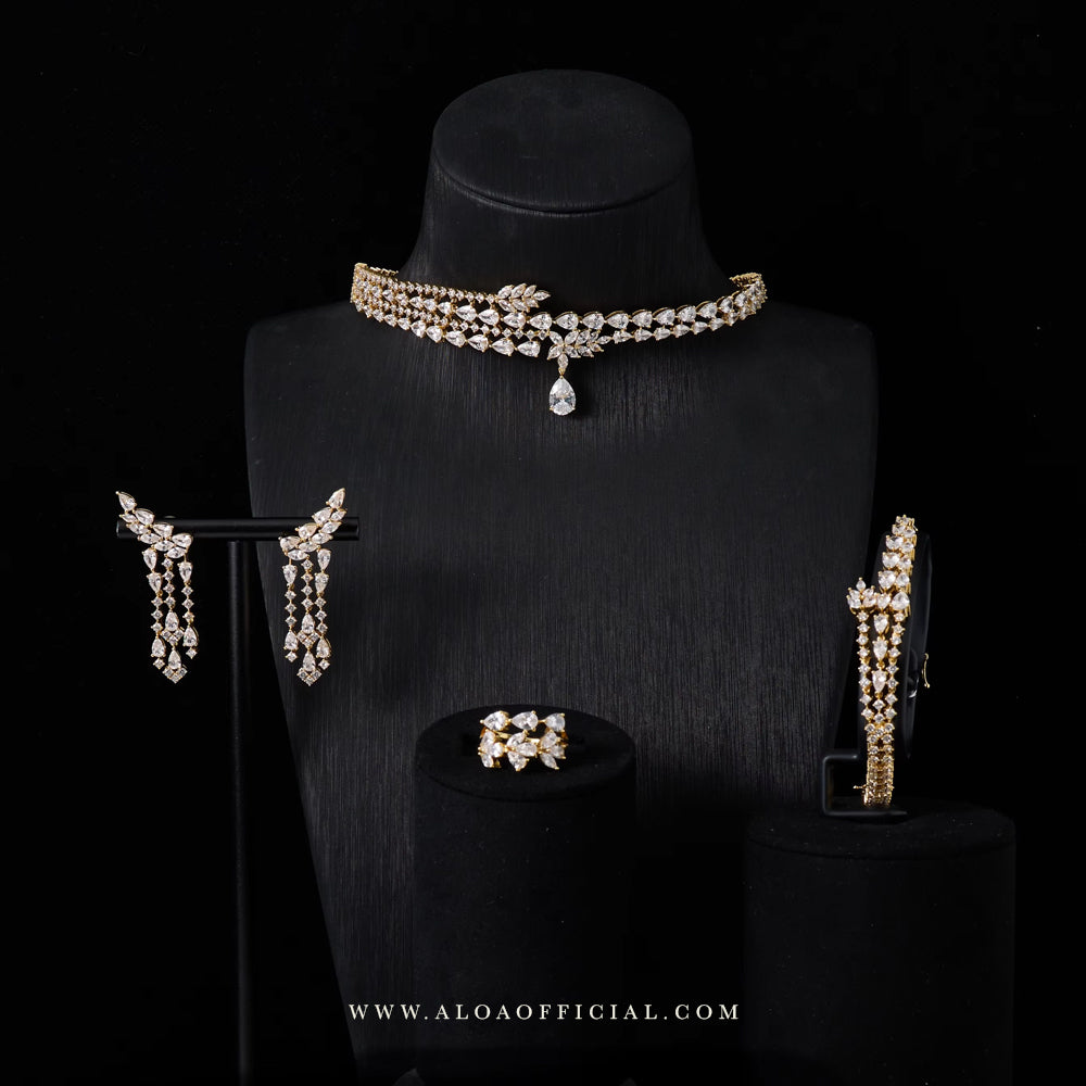 Choker Set with Dangling CZ Details