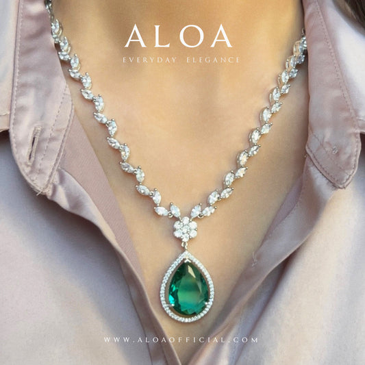 Sylvan Serenity: Green Tear-Drop Stone Necklace Set