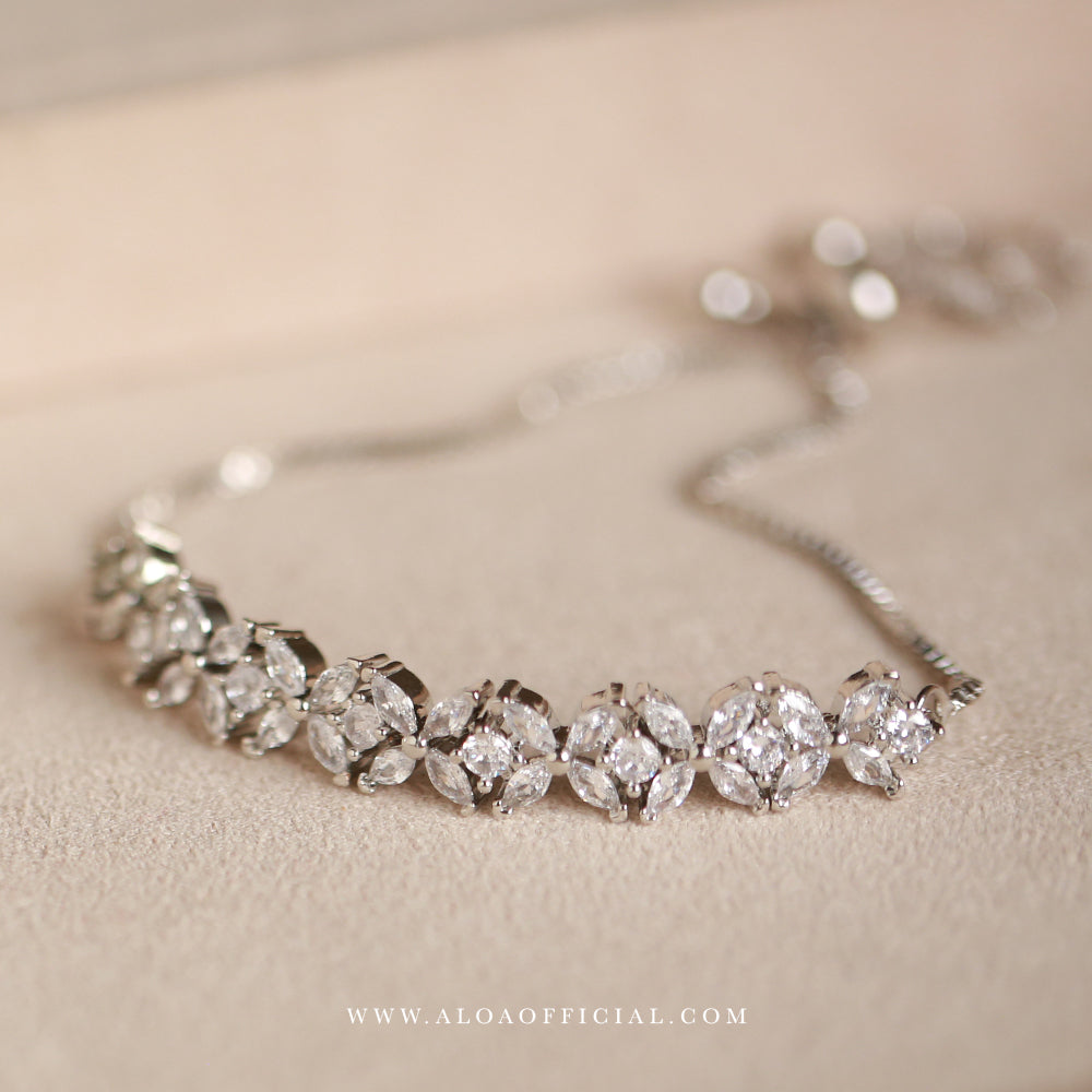 Blooming Sparkle Adjustable Bracelet