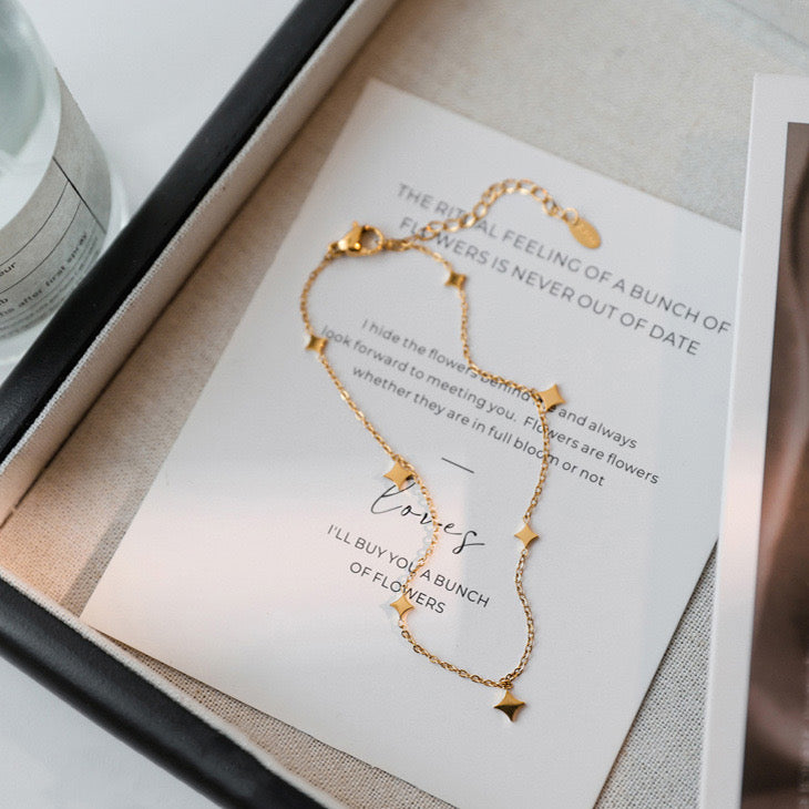 Sunlit Steps – Gold-Plated Anklet