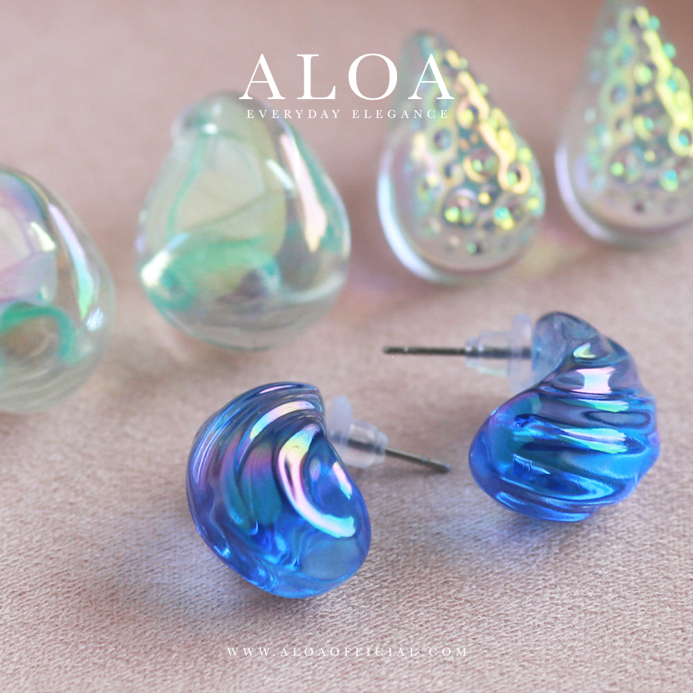 Graceful Reflections: ALOA Acrylic Earring Set