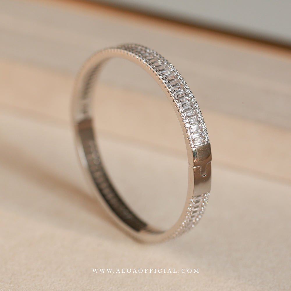 Grandeur Openable CZ Statement Bracelet