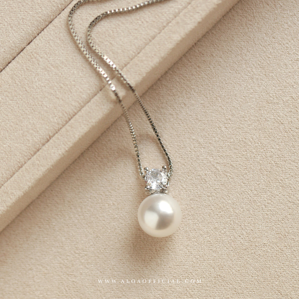 Timeless Pearl Pendant