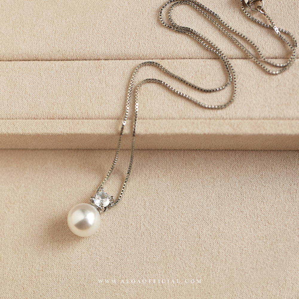 Timeless Pearl Pendant