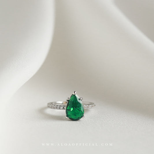 Emerald Spark Ring