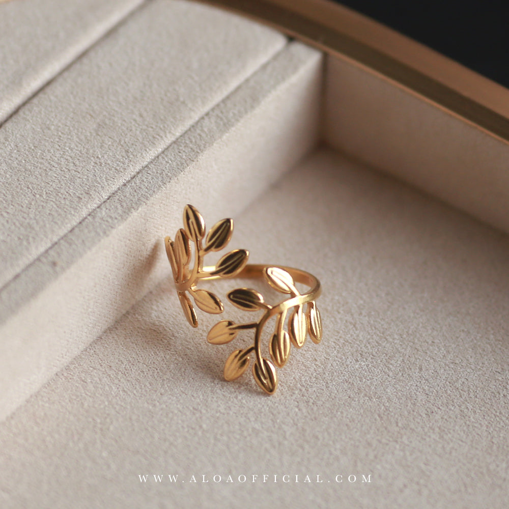 Golden Leaves Adjustable Ring