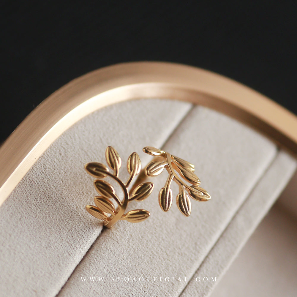 Golden Leaves Adjustable Ring