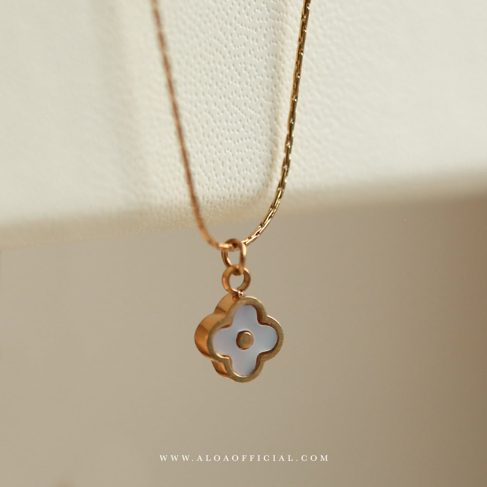 Clover Pendant