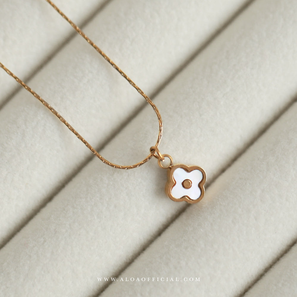 Clover Pendant