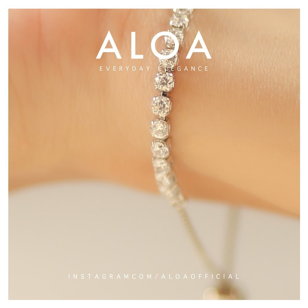 Alluring Aloa Bracelet