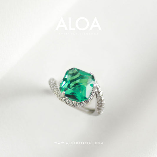 Aloa Twisted Glamorous Adjustable Ring